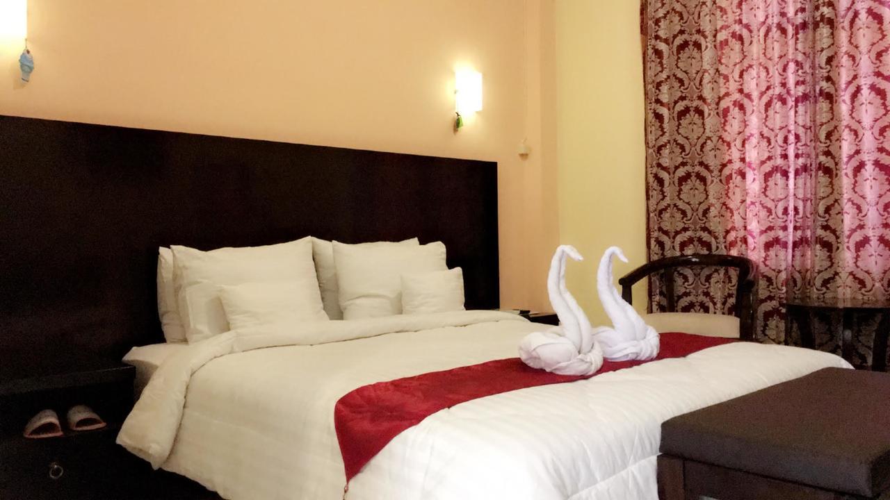 Syafira Hotel Langgur Buitenkant foto