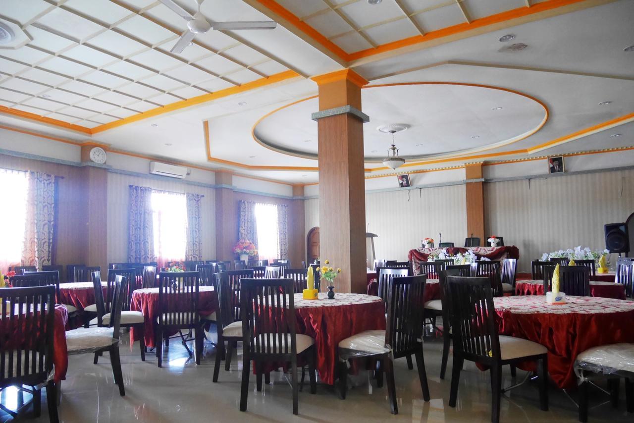 Syafira Hotel Langgur Buitenkant foto