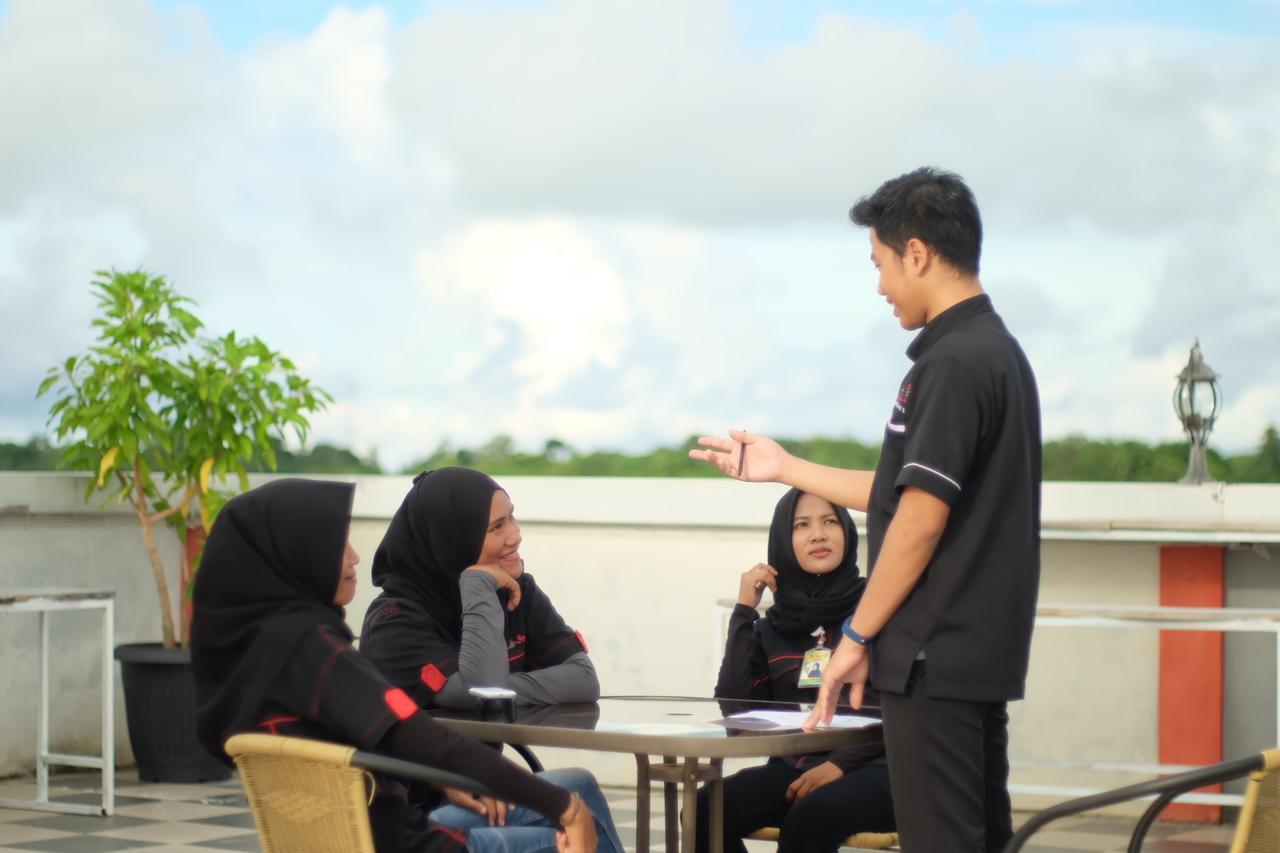 Syafira Hotel Langgur Buitenkant foto